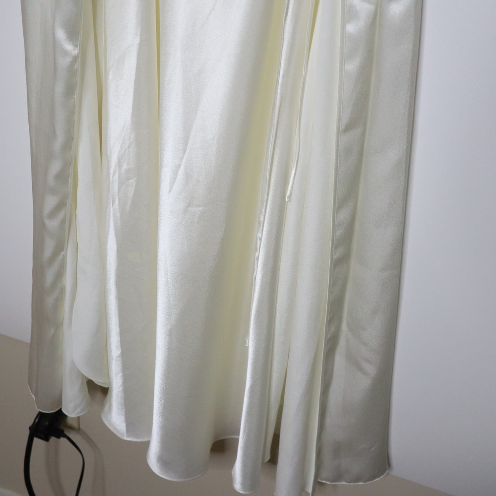 Oscar de la Renta Ivory Satin Wrap Robe - Picture 8 of 13
